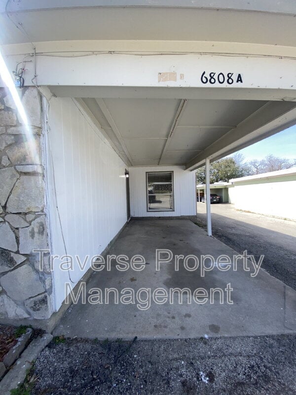 Photo - 6808 Trail Lake Dr Unidad #A