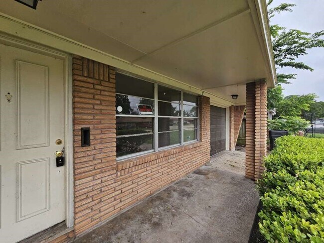 Photo - 205 W Rittenhouse St