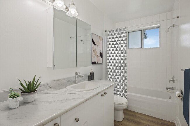 Photo - 223 Graff Av