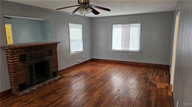 Photo - 203 Wilmont Rd