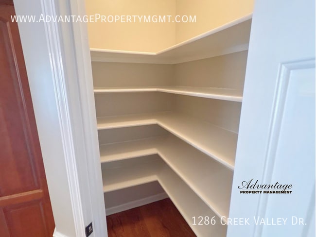 Photo - 1286 Creek Valley Dr