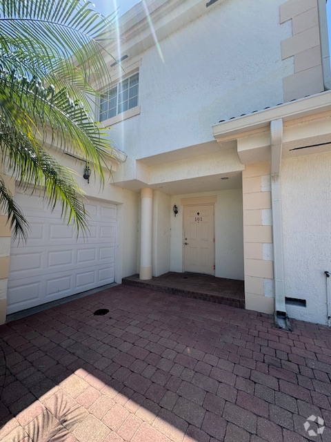 Building Photo - 524 7th Square SW Rental