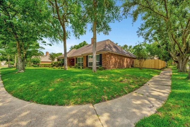 Photo - 15402 Willow Shores Dr