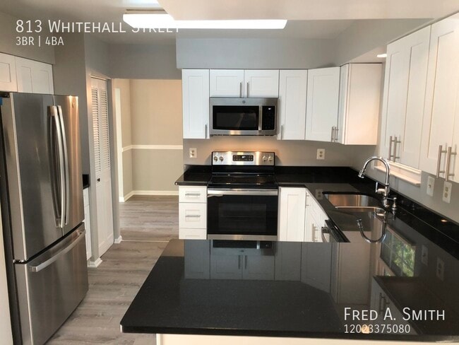 Photo - 813 Whitehall St