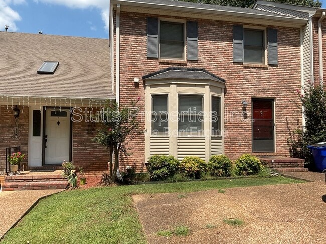 Building Photo - 206 Hillsboro Cir Rental