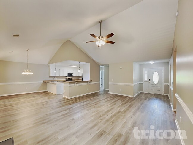 Photo - 89 Smokewood Dr