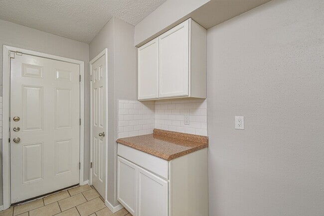 Photo - 16618 Tibet Rd