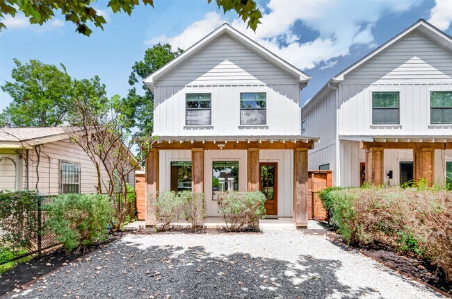 Photo - 935 Bunton St