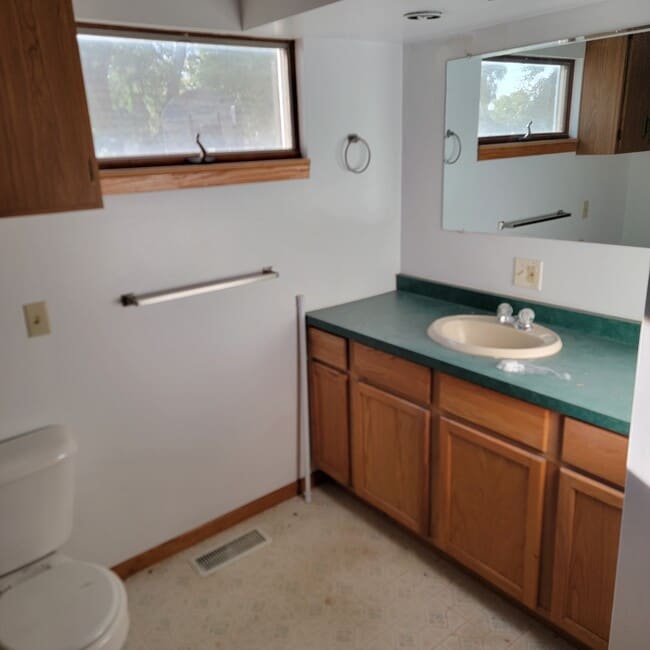 Photo - 205 Grape St