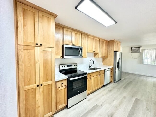 Photo - 417 Orange St