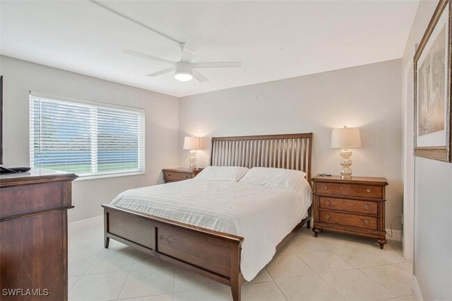 Building Photo - 4380 27th Ct SW Unit 1