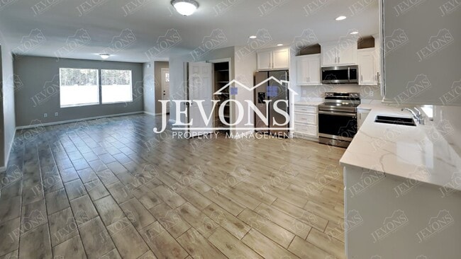 Photo - 1912 W Mead Ave