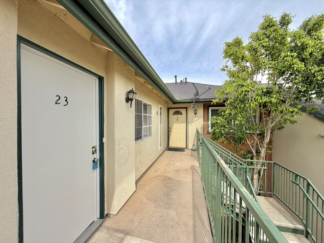 Building Photo - 2660 Twain Dr