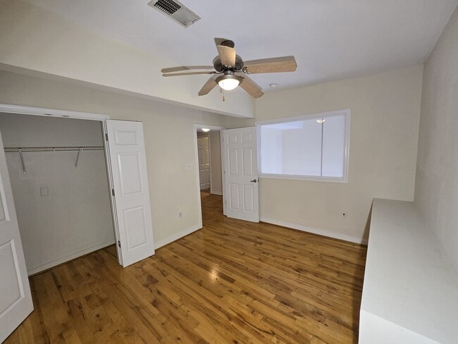 Photo - Simon Cycle Building Unidad 207