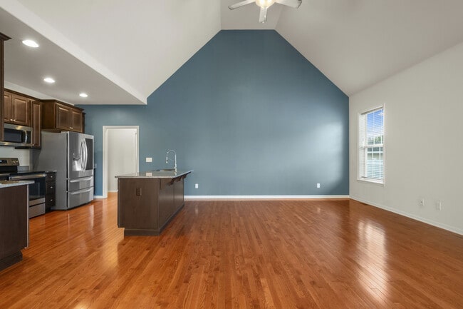 Photo - 307 Farmhouse Trail