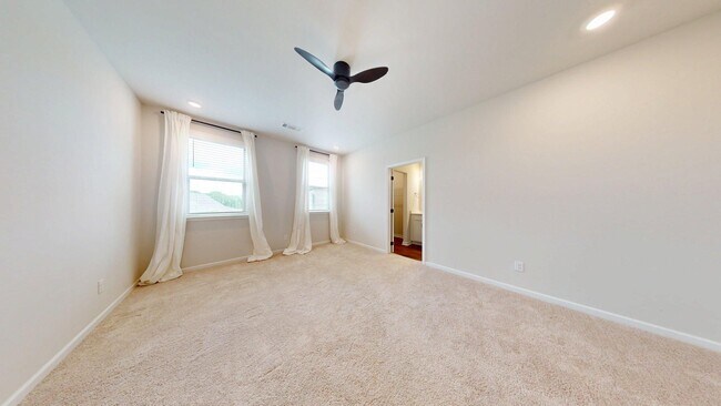Photo - Beautiful Newer Construction Home on Mimms Trail!