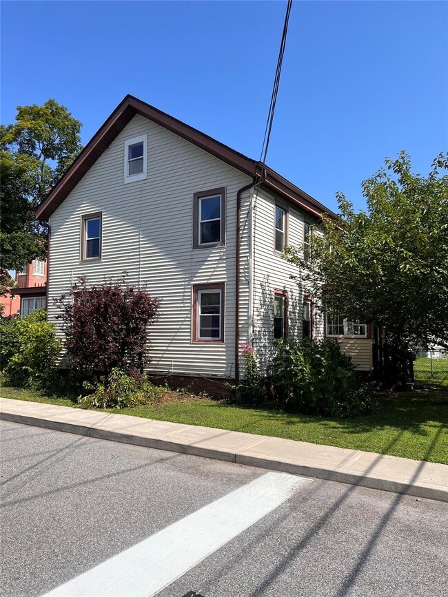 Building Photo - 2743 W Main St Rental