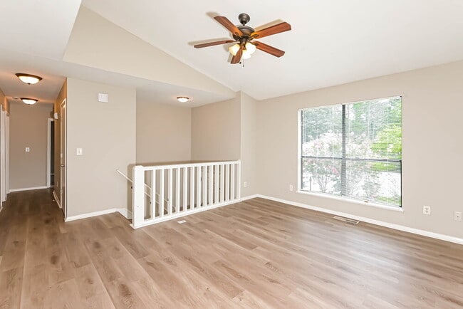 Photo - 3592 Riverchase Dr