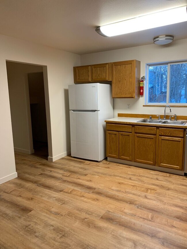 Photo - 3 Bdrm, 1 & 1/2 Ba | Muldoon & E 36th Ave area