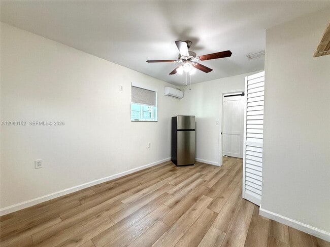 Building Photo - 2625 SW 67th Ave Unit Efficiency