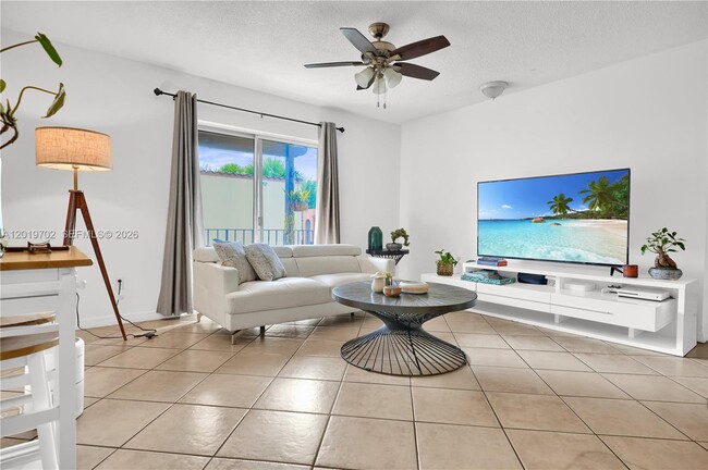 Building Photo - 10786 N Kendall Dr Unit D18