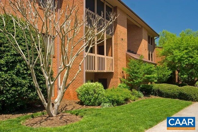 Building Photo - 122 Turtle Creek Rd Unit 122-2 Turtle Creek