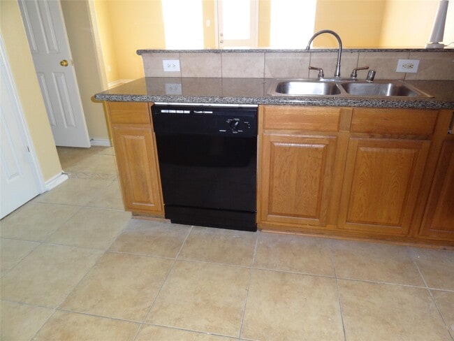 Photo - 1554 Stone Vlg Dr