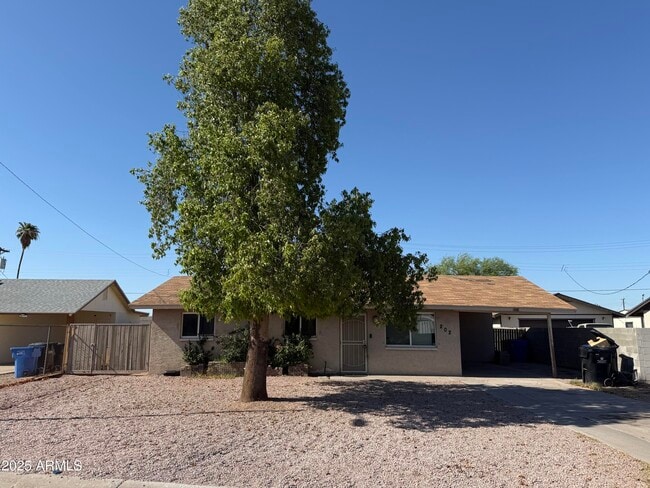 Building Photo - 2024 E Saint Catherine Ave Rental