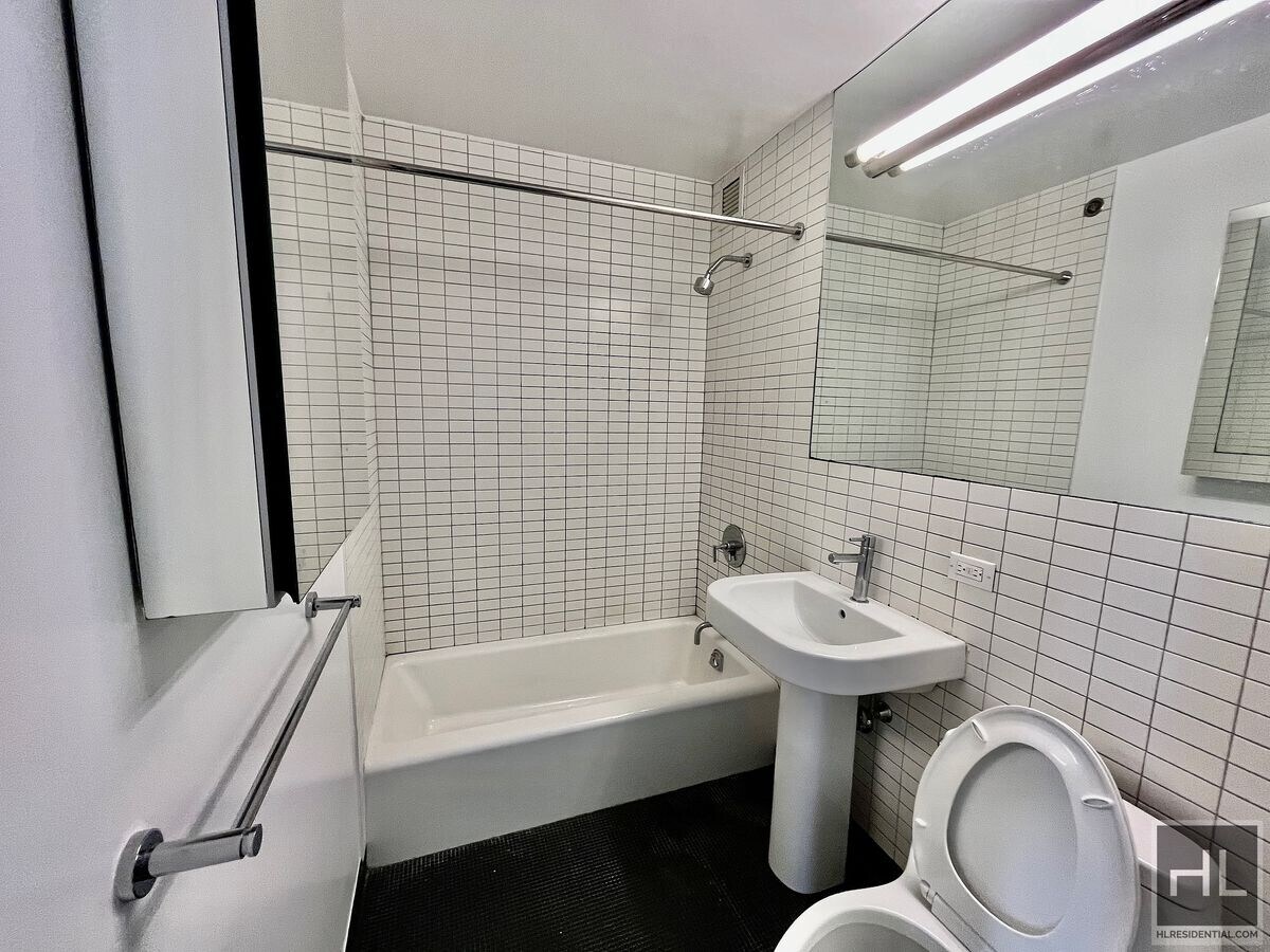 Photo - East 39th Street Unit 13C