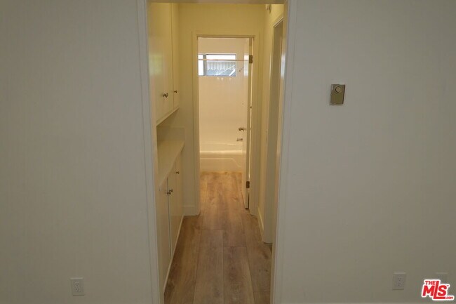 Photo - 1301 N Mansfield Ave Unit 206