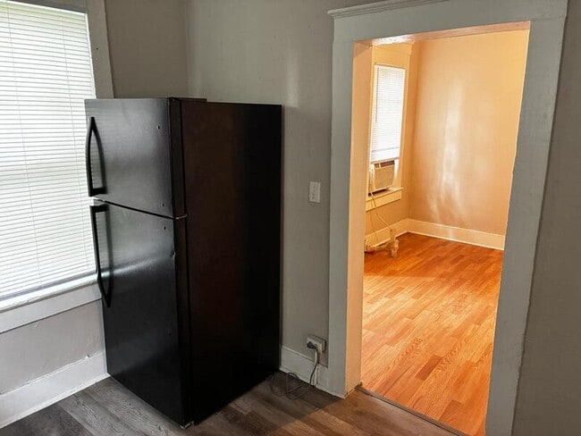 Photo - 1672 W 2nd St