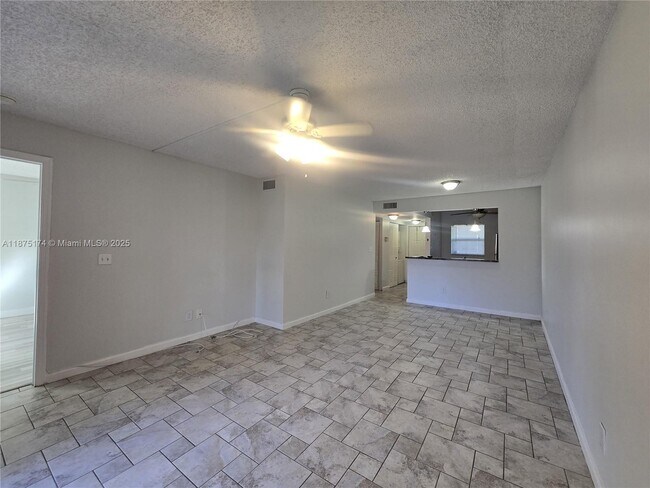Photo - 10600 NW 10th St Unit 106