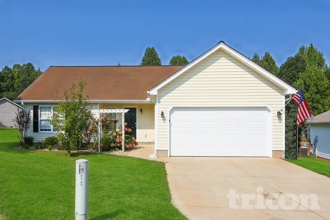 Building Photo - 707 Patriot Ln