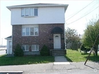 Building Photo - 145 Stevens St Unit LL Rental