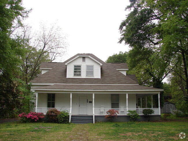 Building Photo - Master on 1st floor Clover Schools ! Rental