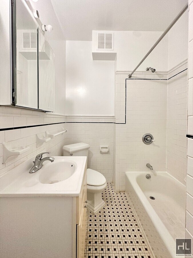 Photo - WEST 72 STREET Unit 5K