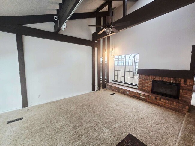 12121 E Amherst Cir