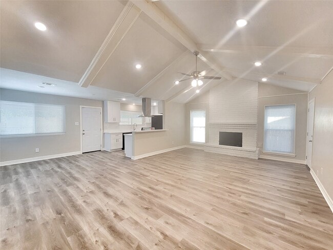 Building Photo - 3407 Saratoga Dr