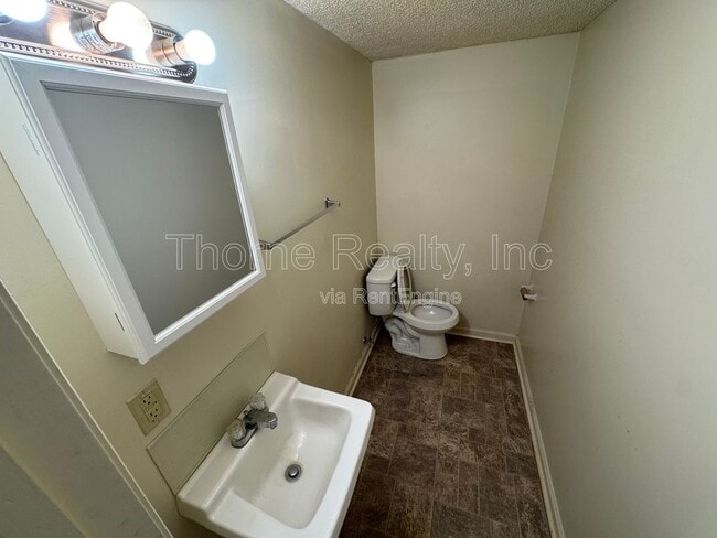 Photo - 312 Sharpe Rd