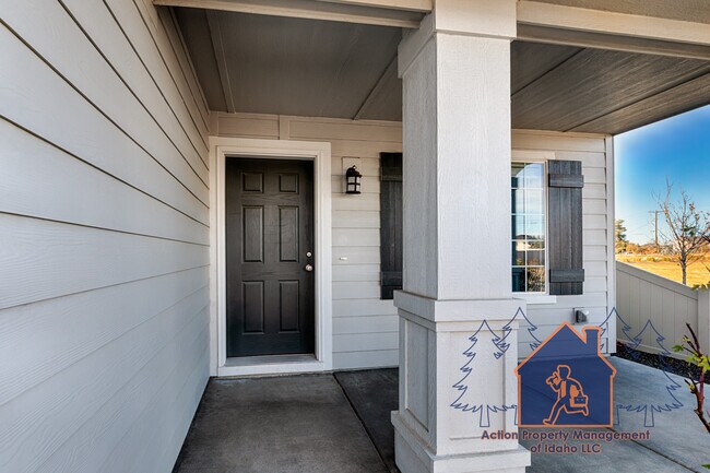 Photo - 3181 Saratov Ave