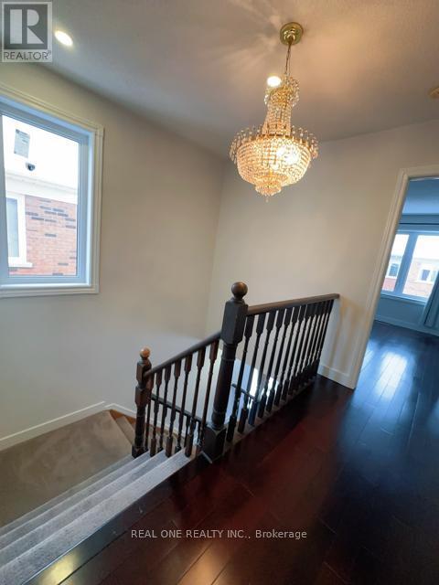 Photo - 169 Leitchcroft Crescent