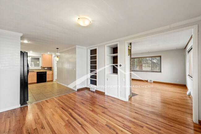 Photo - Beautiful Home with Washer/Dryer and Fenced Yard