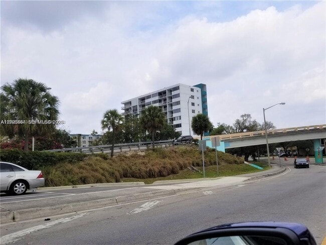 Photo - 1700 NW N River Dr Unit 1009