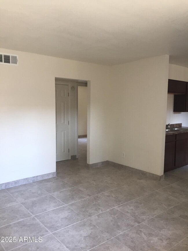 Photo - 1222 E Mountain View Rd Unidad 108