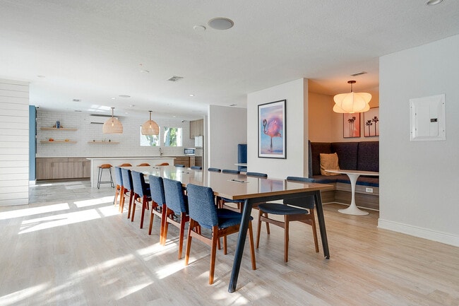 Clubhouse Lounge - The Quarters Gainesville