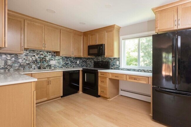 Photo - 33 Jacqueline Rd Unit E