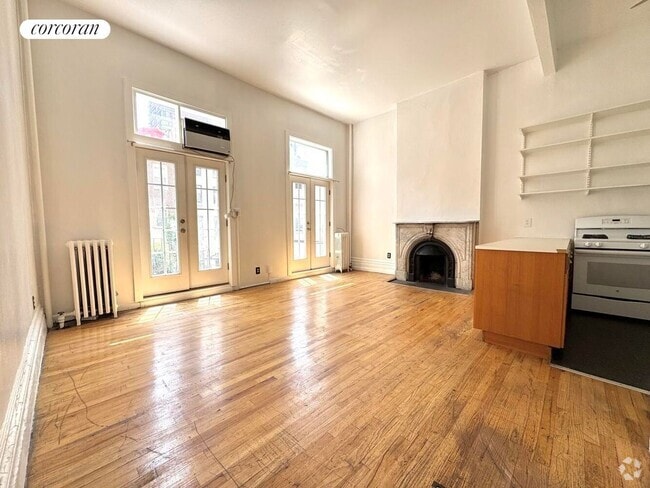 Building Photo - 354 W 30th St Rental