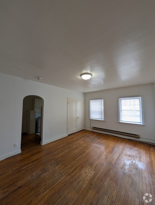 Building Photo - 446 W Whitman St Unit #107 Rental