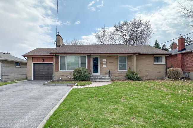 Photo - 447 Cunningham Ave