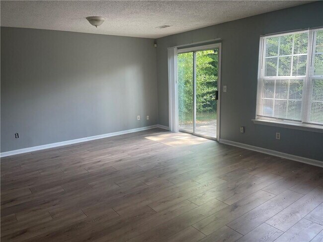 End unit in Creekview Commons